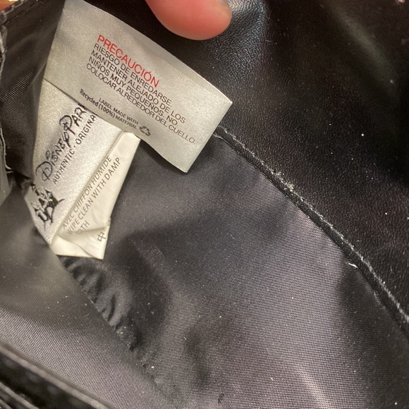 Disney Parks Main Street USA wallet - Picture 4 of 11